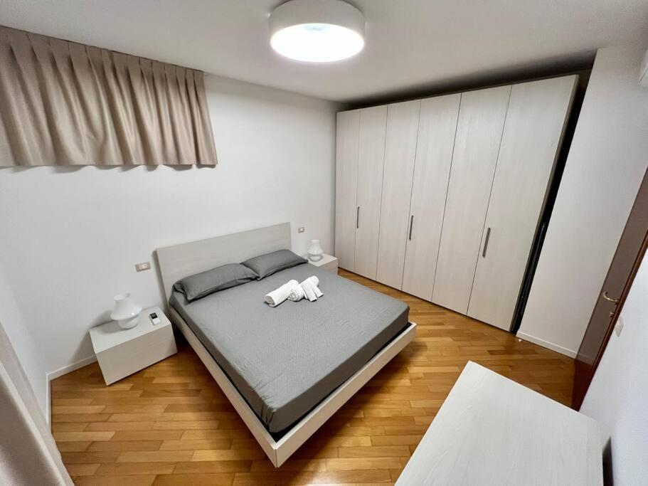 Beija Flor-Trilocale Piazza Garibaldi N18 Apartment Desenzano del Garda Exterior photo